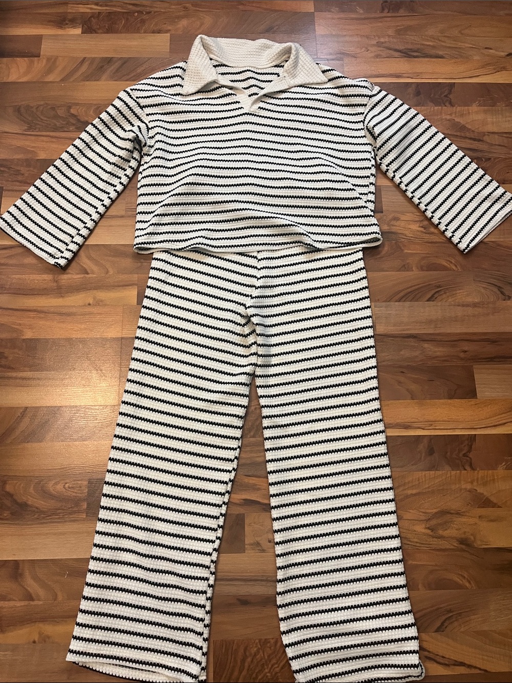 Striped Women’s Lounge Set - Black & White